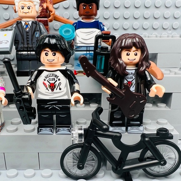 Stranger Things Custom Minifigures Lot of 8 - Picture 2 of 6